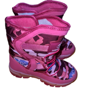 WINTER 🥶 is coming! ! Have fun while fighting the cold. Girl’s Hobibear boots